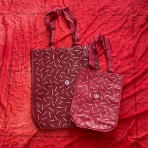 Lululemon set of two shopping bags in small and large size brand new